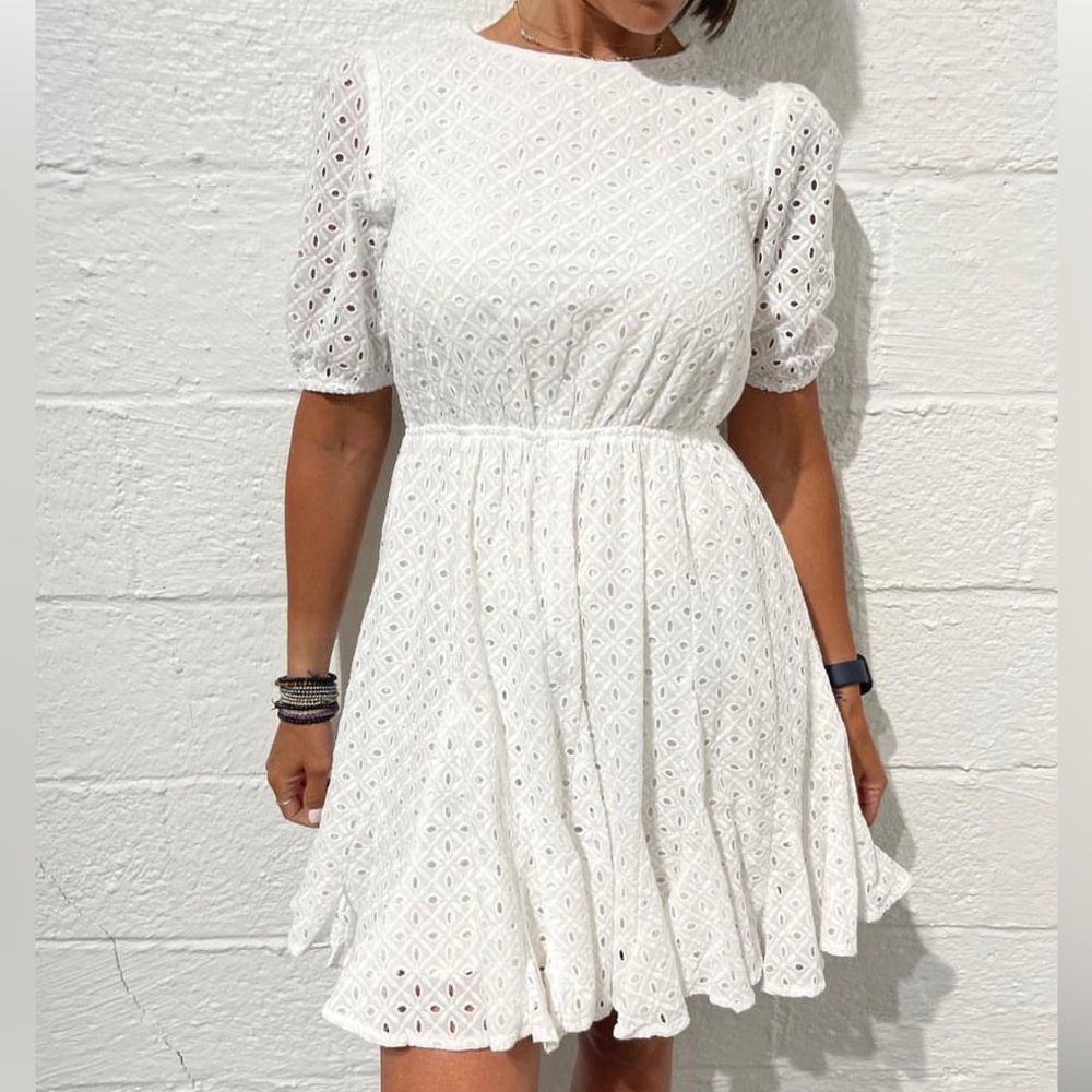 Mittoshop White Eyelet Short Sleeve Dress Size: Medium